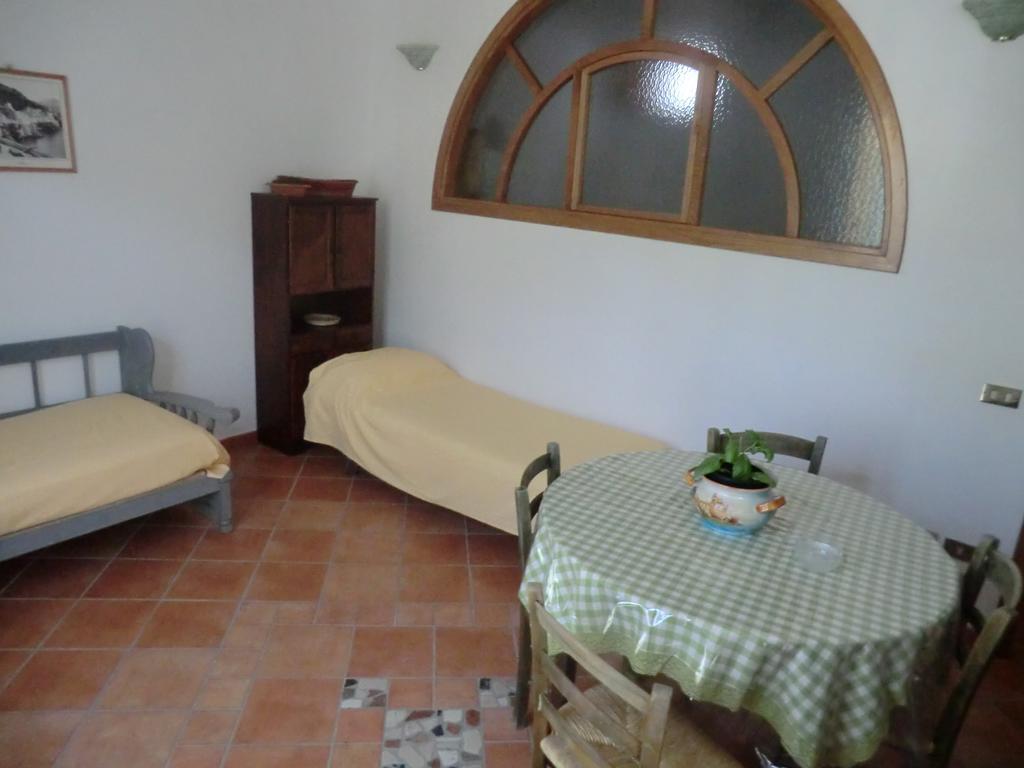 Agriturismo Mare E Monti ตรามอนติ ห้อง รูปภาพ