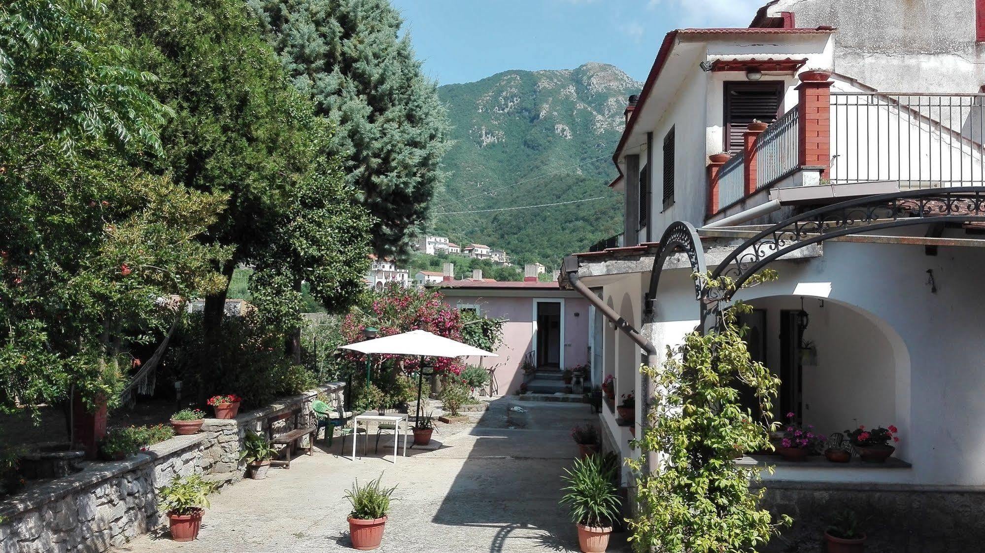 Agriturismo Mare E Monti ตรามอนติ ภายนอก รูปภาพ